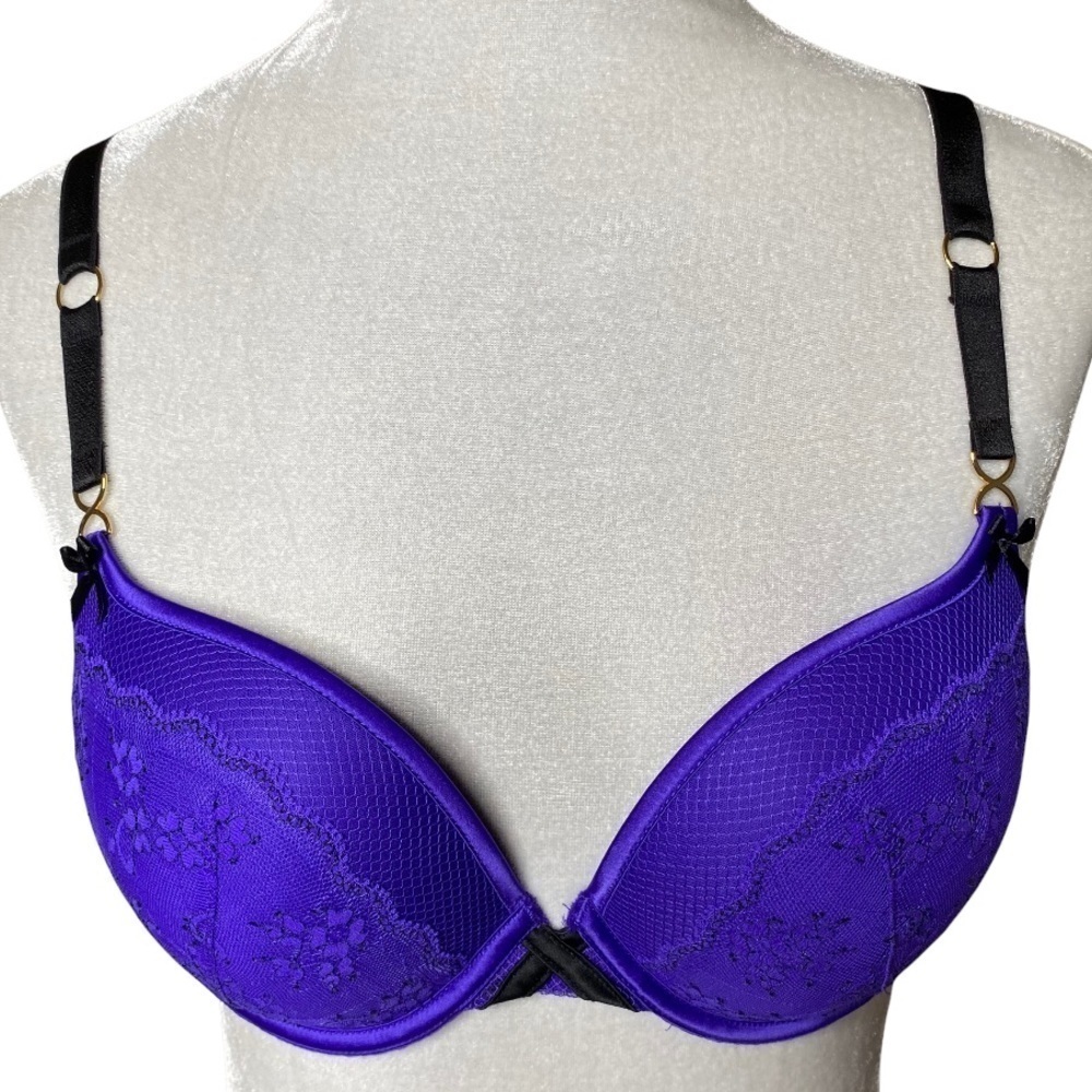 Victoria’s Secret Very Sexy Padded Demi Bra. Size 34D